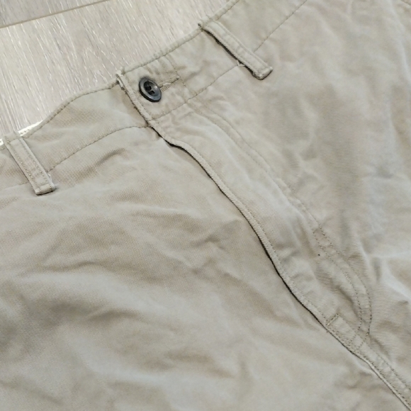 Levi's Men's Khaki Cargo Shorts - Picture 7 of 13
